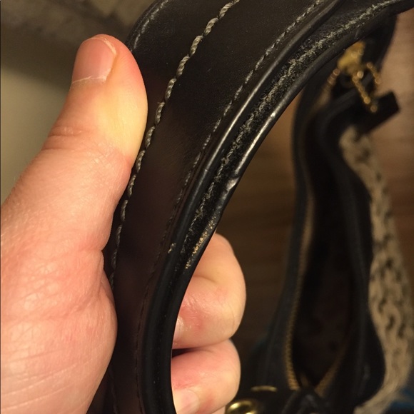 AUTHENTIC Signature Coach Hobo Bucket bag - Picture 7 of 8